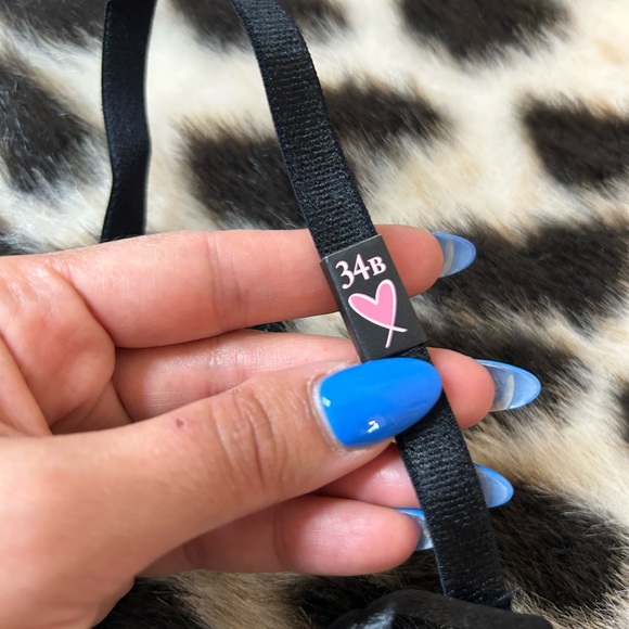 NWT Black Butterfly Lace Victoria’s Secret Push-Up Bra - Picture 4 of 4